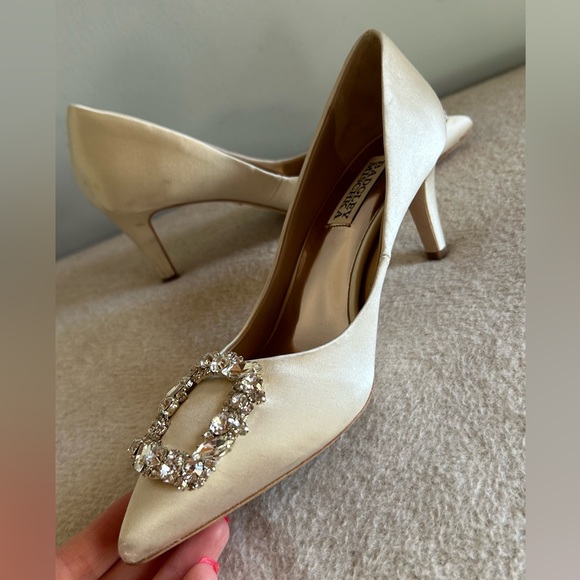 Badgley Mischka Women's Carrie Pump - Champagne size 6.5 - Picture 5 of 14